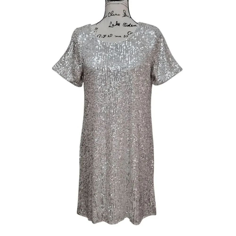 CeCe Sparkling Silver Sequin Cocktail Short Sleeves Comfy Dress SIZE M